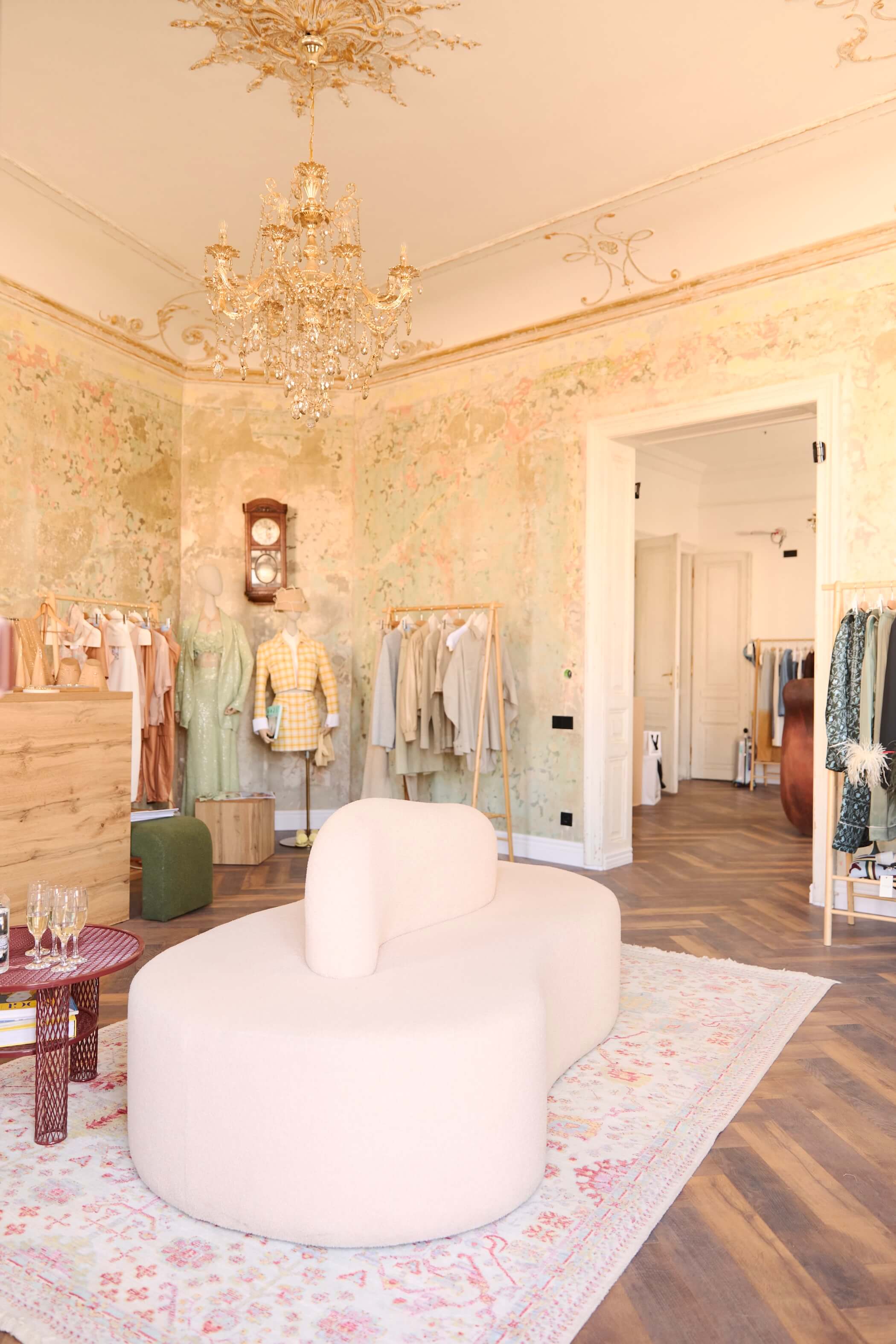 The Coat у Tvoï Apartment Чернівці